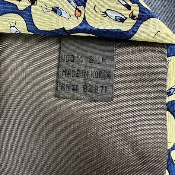 Vintage Tweety Bird All Over Print Silk Necktie Warner Brothers 1995 Blue Yellow - Picture 5 of 7